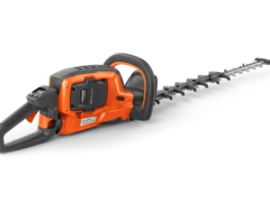 Harness precision with the Husqvarna 522iHD60: a durable, battery-powered hedge trimmer ideal for detailed shaping and robust cutting tasks.