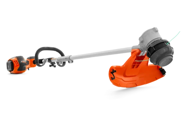 Experience the Husqvarna 220 iL: a lightweight, powerful battery trimmer perfect for precise, efficient yard maintenance.